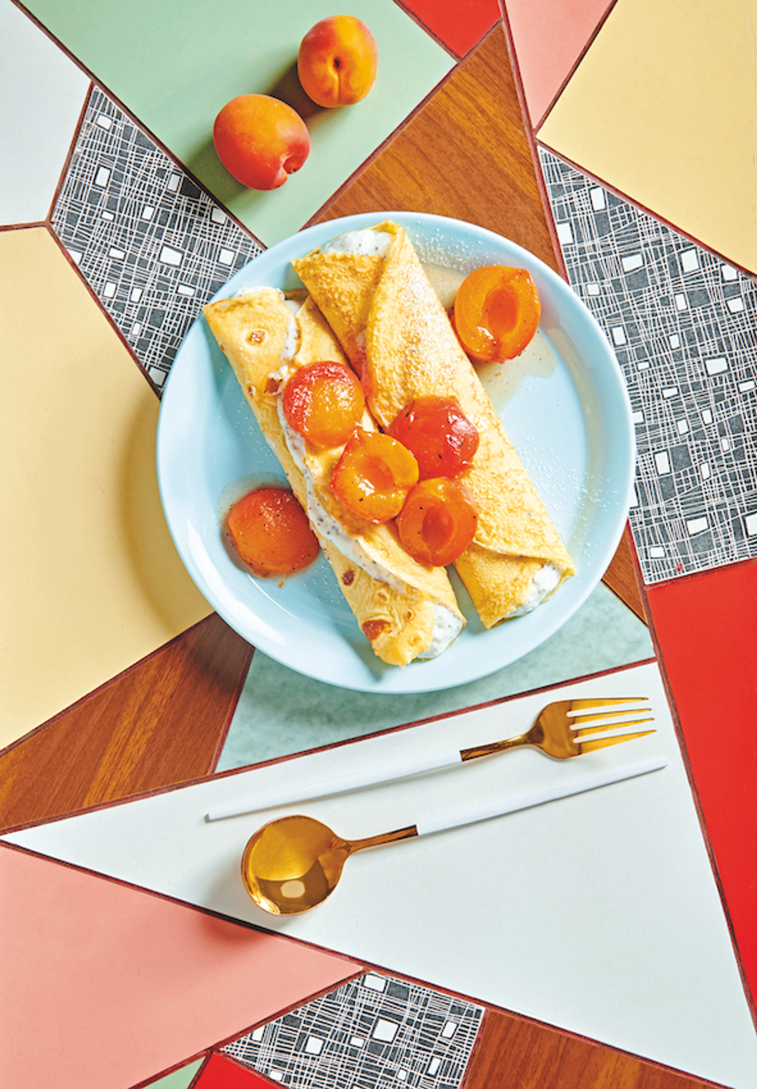 Topfen-Mohn-Palatschinken mit Marillen