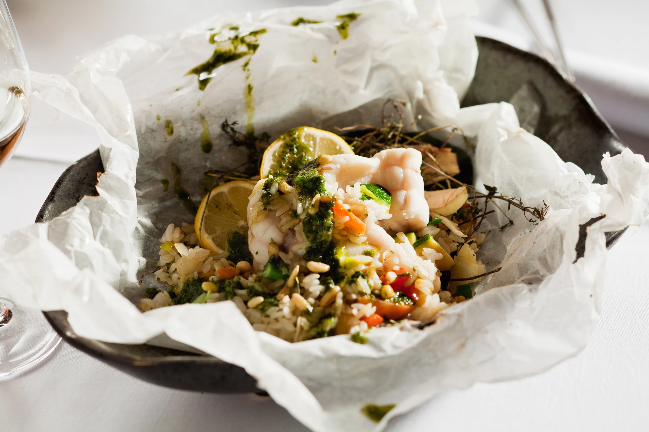 Seeteufel-Päckchen mit Thai-Pesto