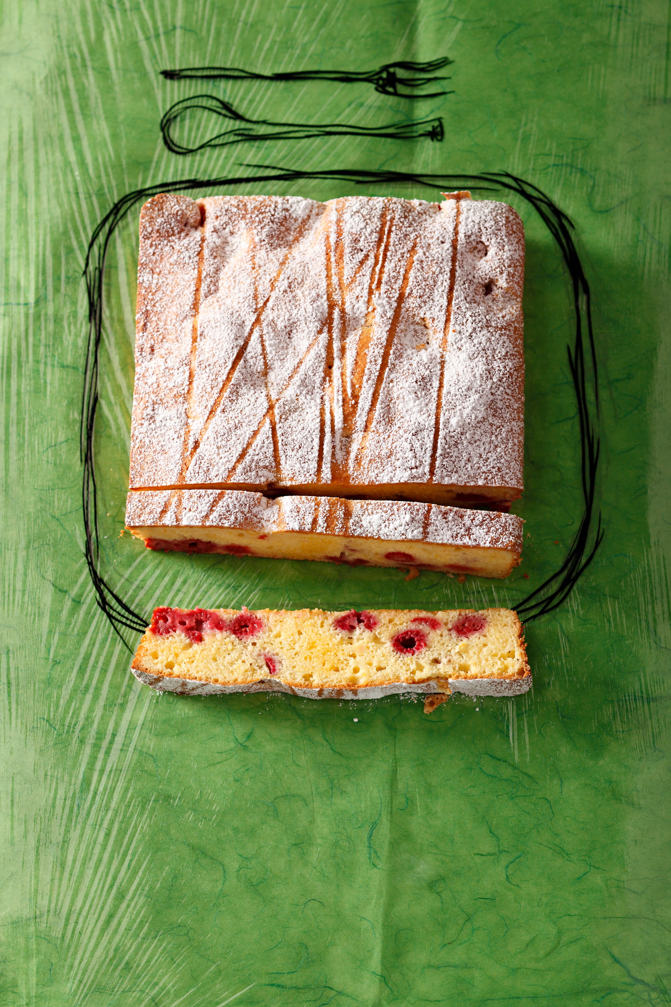 Sauerrahm-Olivenöltorte mit Himbeeren