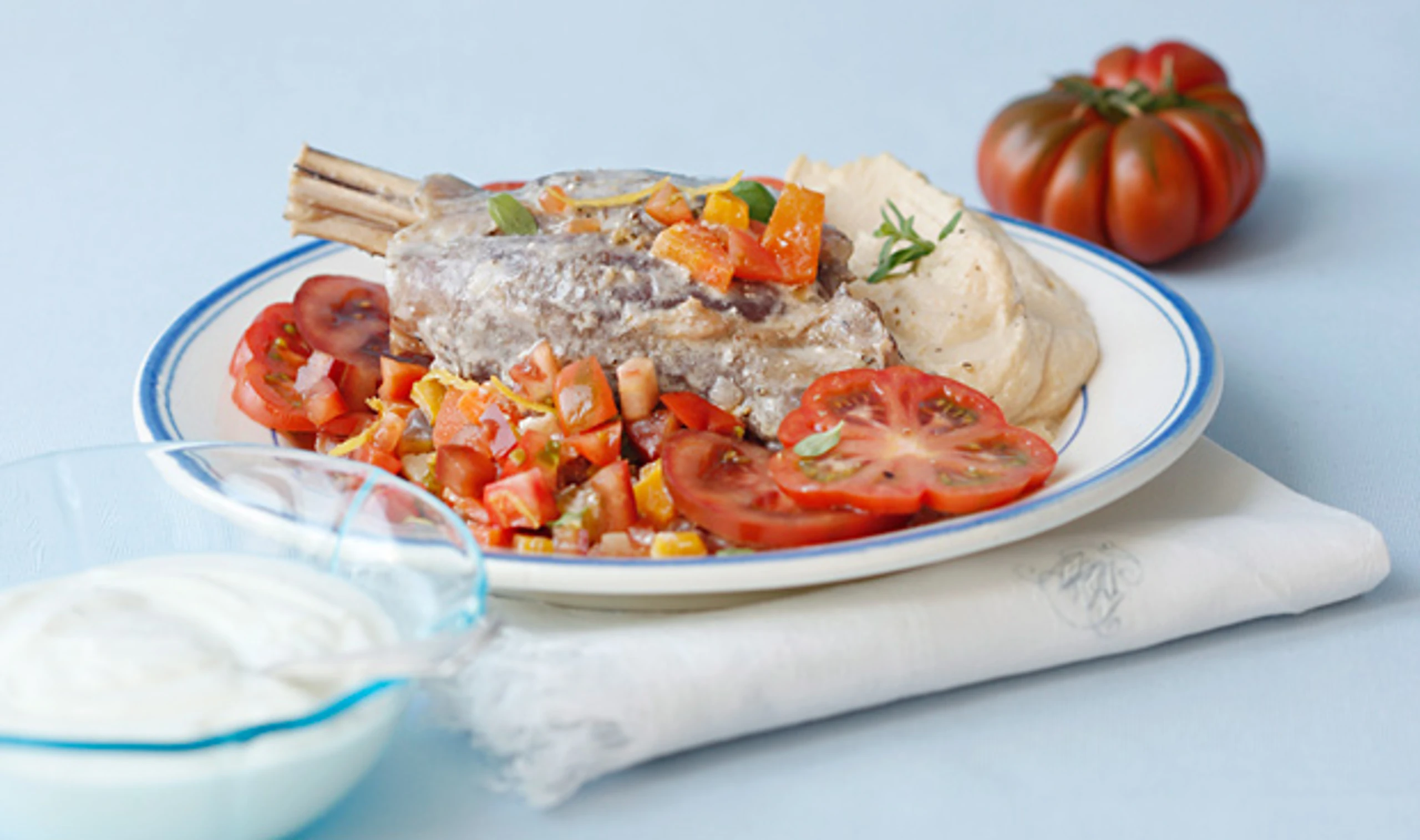 Lammhaxerln in Schafmilchjoghurt