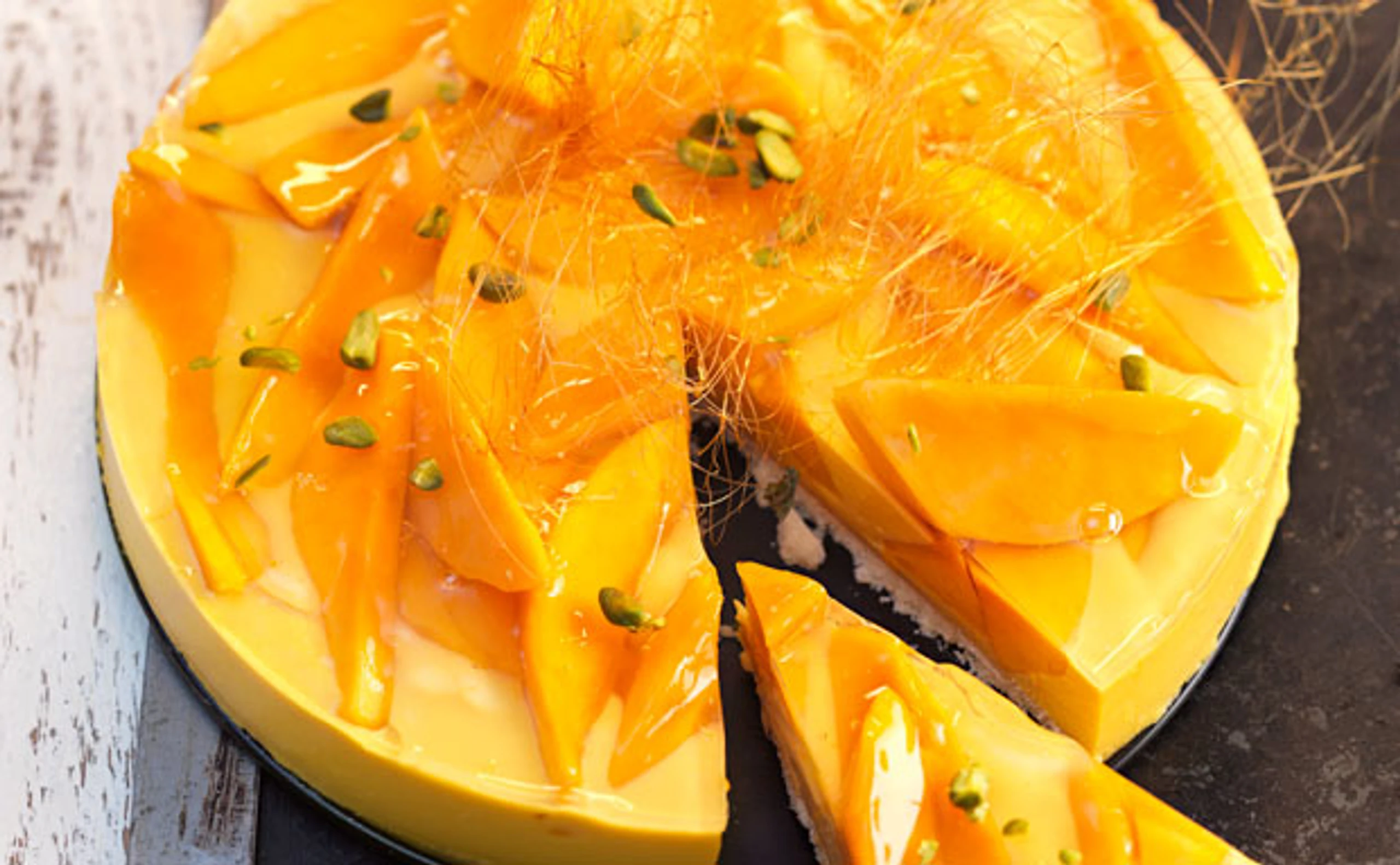 Mangotorte mit Engelshaar