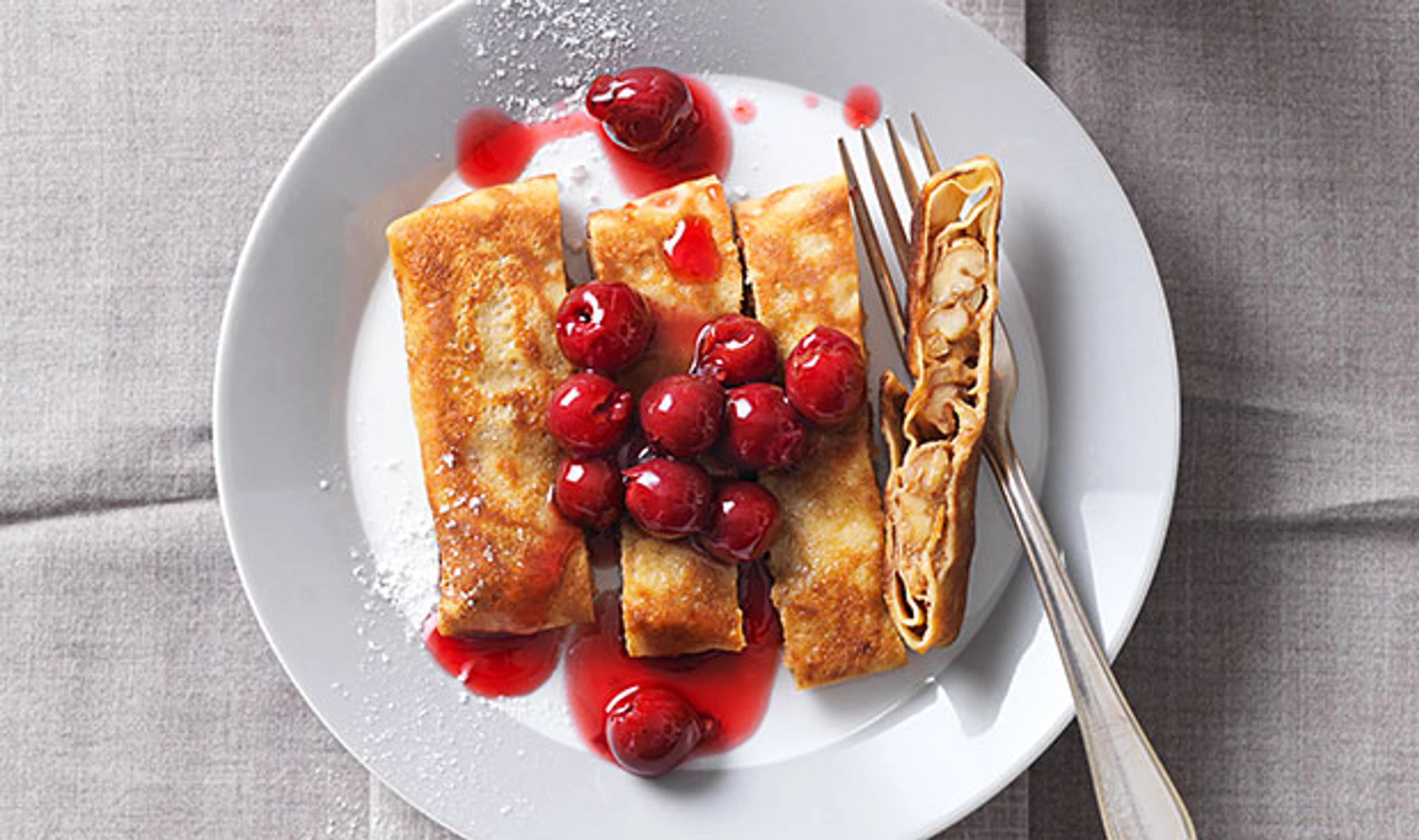 Palatschinken mit Nussfülle