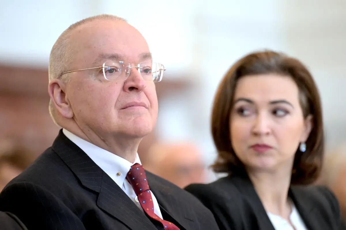 Kodek bei seiner Amtseinführung durch Ex-Justizministerin Alma Zadic