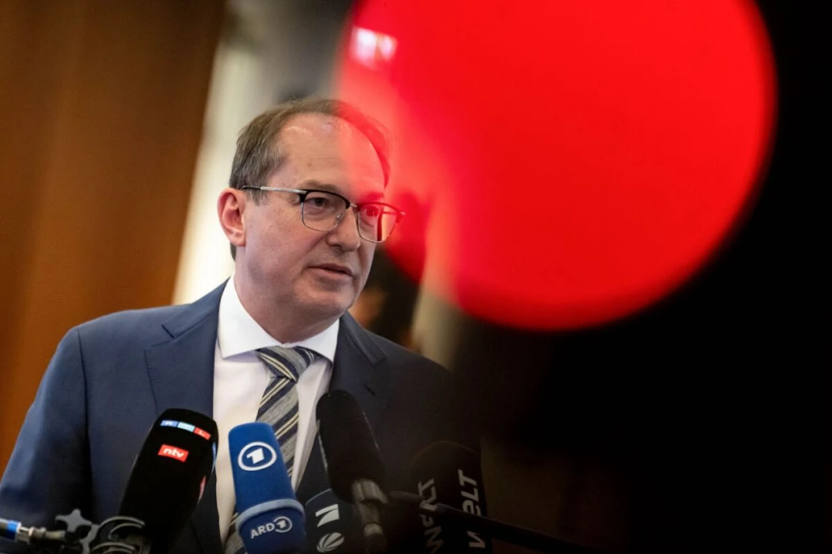 ++ ARCHIVBILD ++ Innenminister Alexander Dobrindt fühlt sich bestätigt