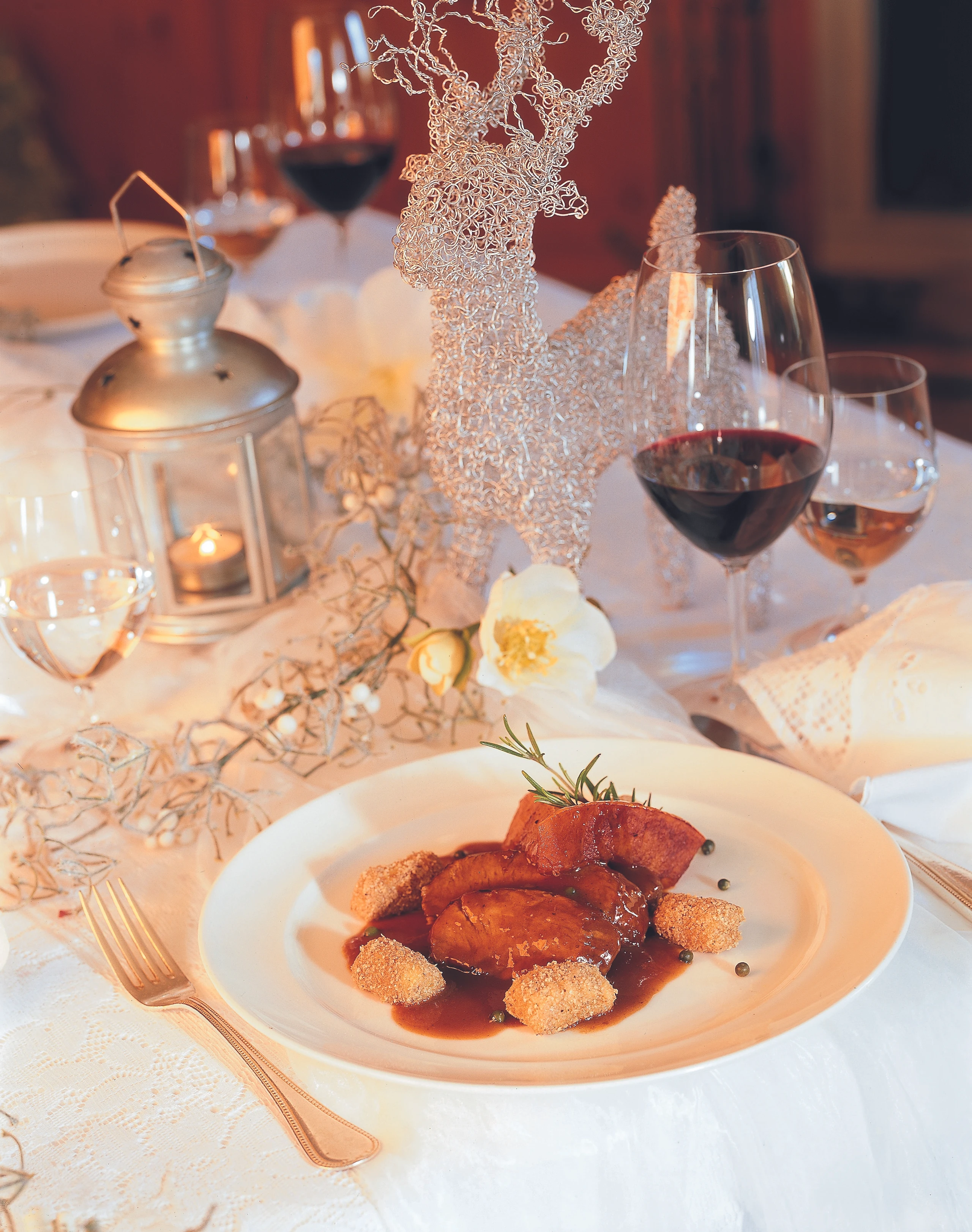 Gebratene Kalbsschulter „Agrodolce“ mit Mohn-Gnocchi und Pfeffer-Kürbis