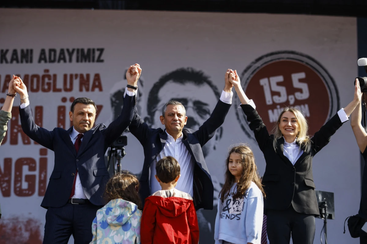 Celik (Mitte) ist der nächste im Visier von Erdogans Justiz