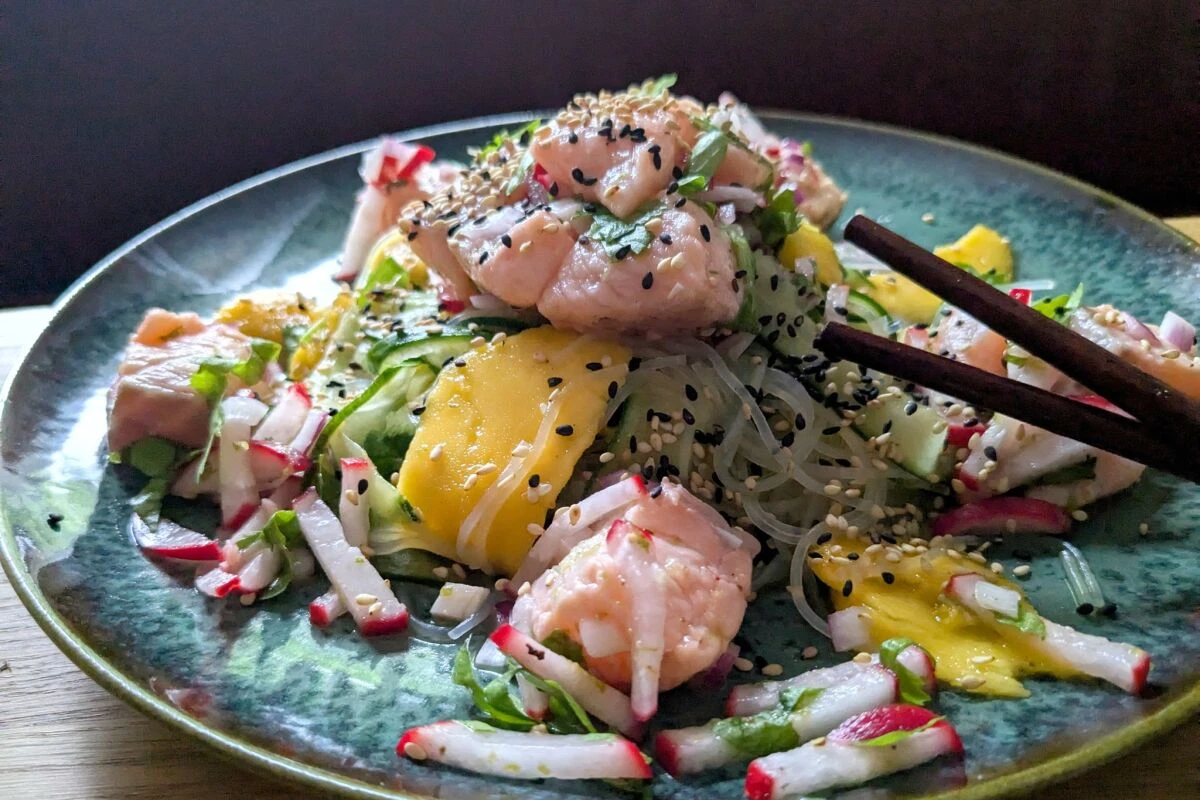 Der Glasnudelsalat ist schnell gemacht und dabei so köstlich