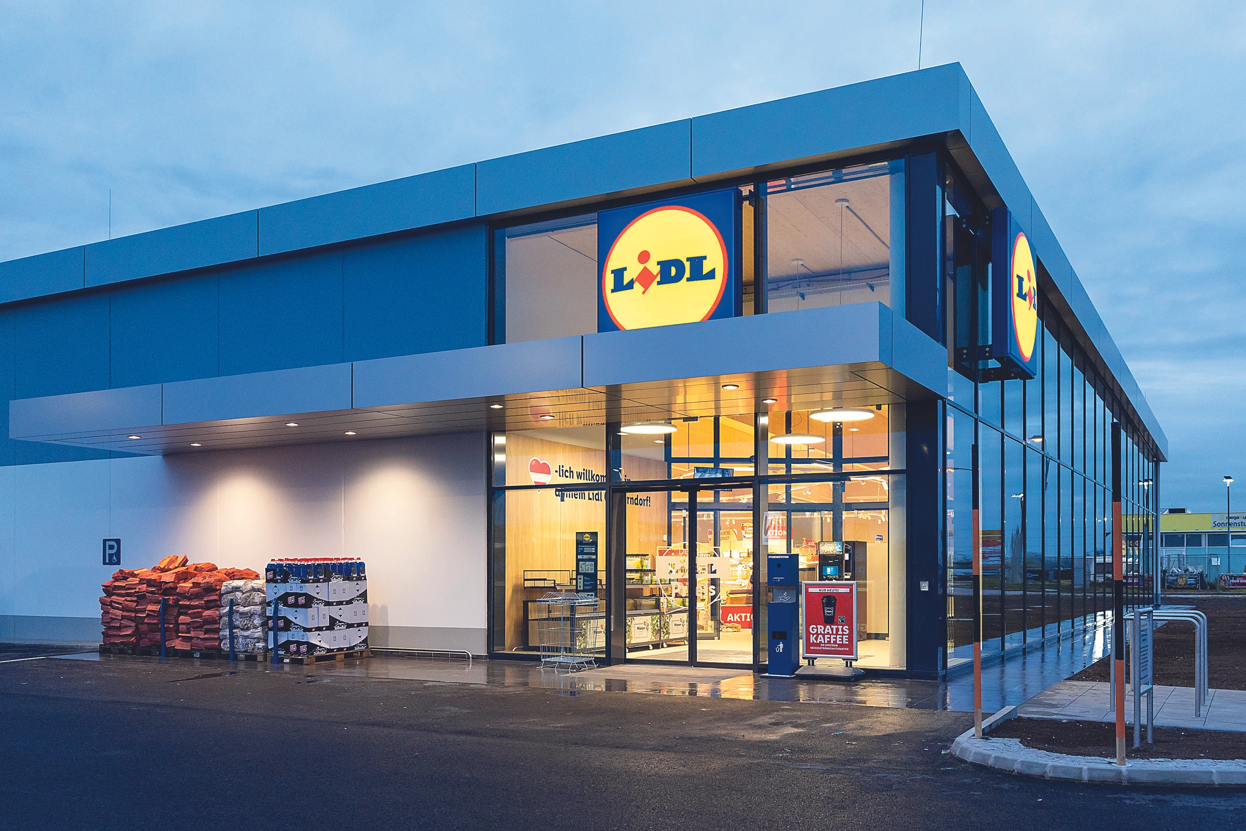 Wie Diskonter Lidl gegen Rewe & Co. bestehen will