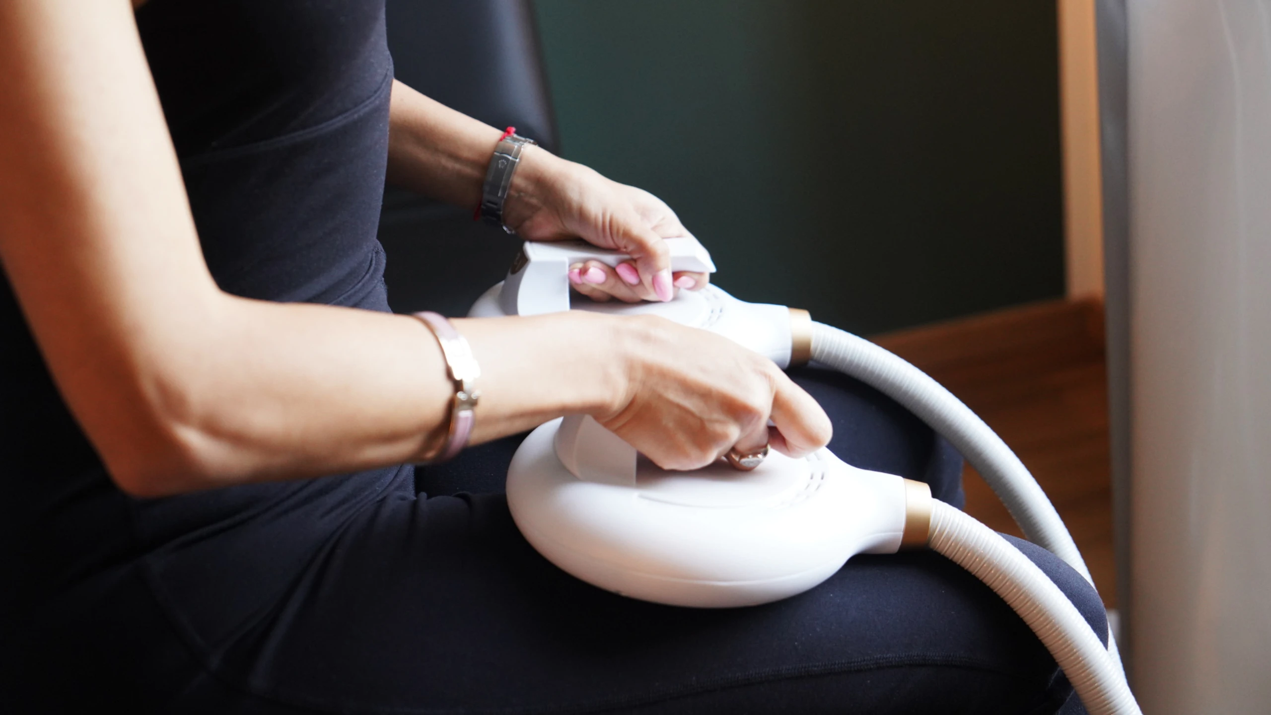 © Hypershape. Blurred image background