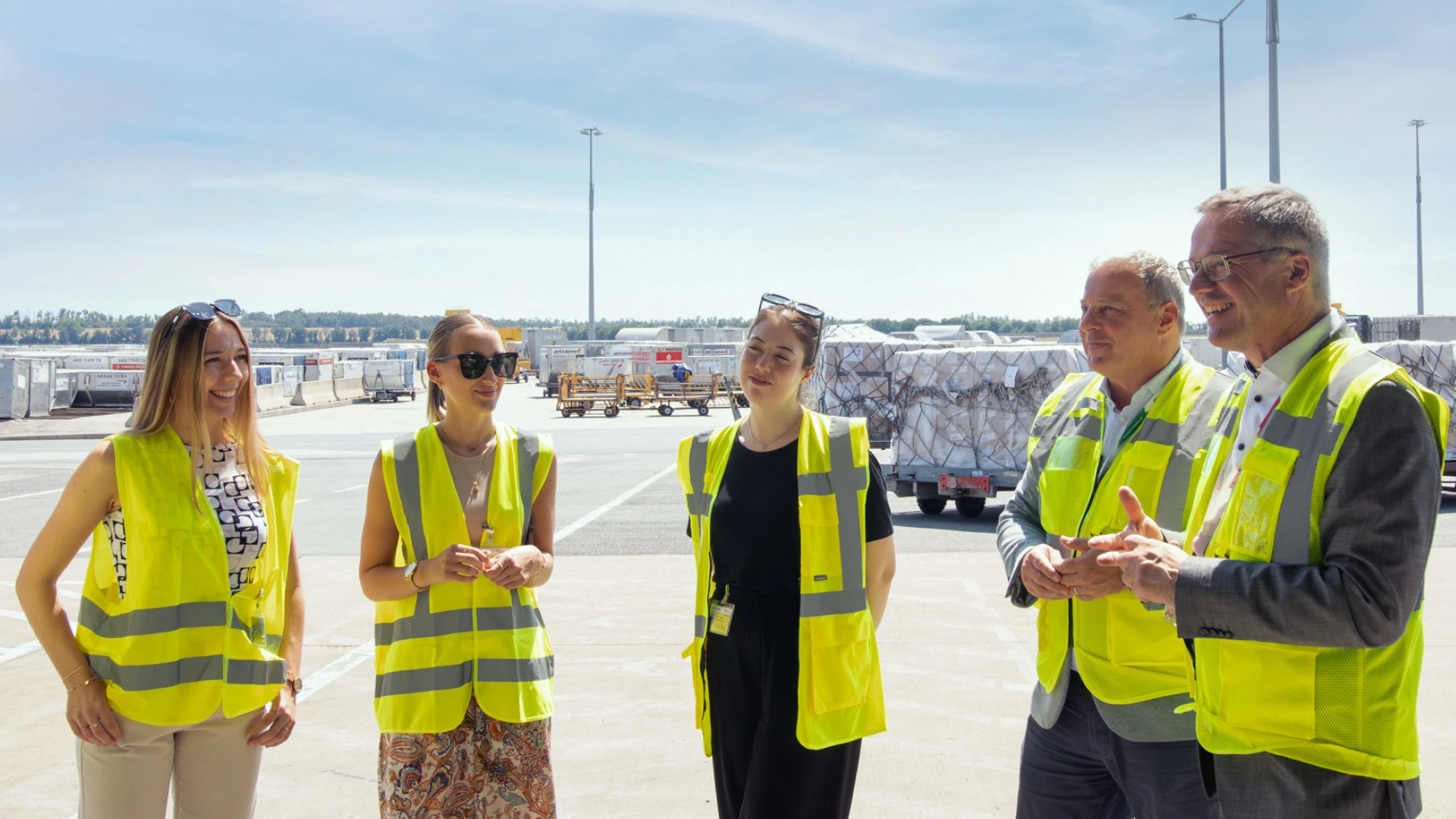 Flughafen Wien hebt Fachkräfteausbildung ab: Neuer Luftfracht-Basiskurs direkt in der AirportCity