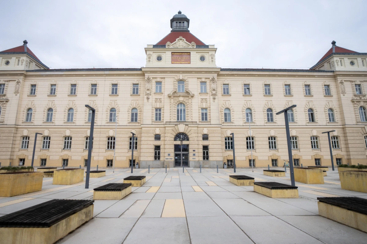 Gegen die drei jungen Männer wird in St. Pölten verhandelt