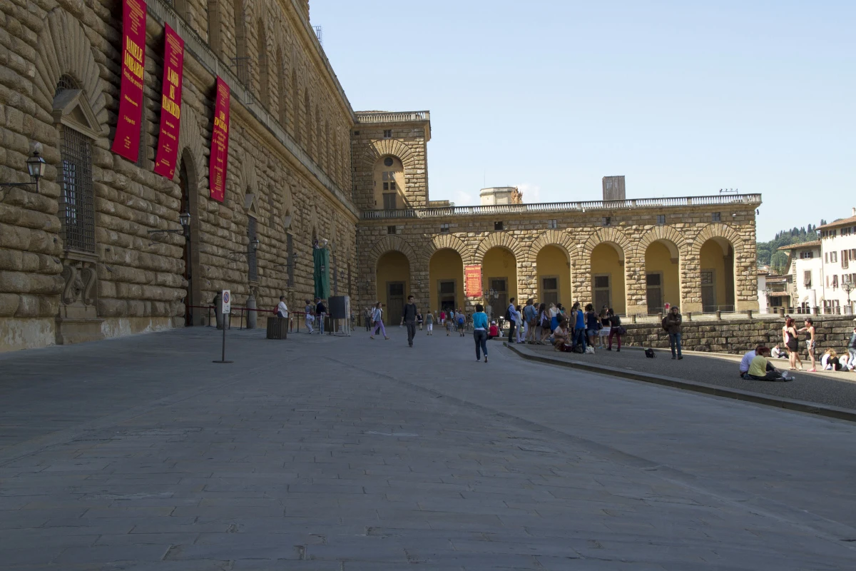 Rund 15.000 historische Kleidungsstücke im Palazzo Pitti