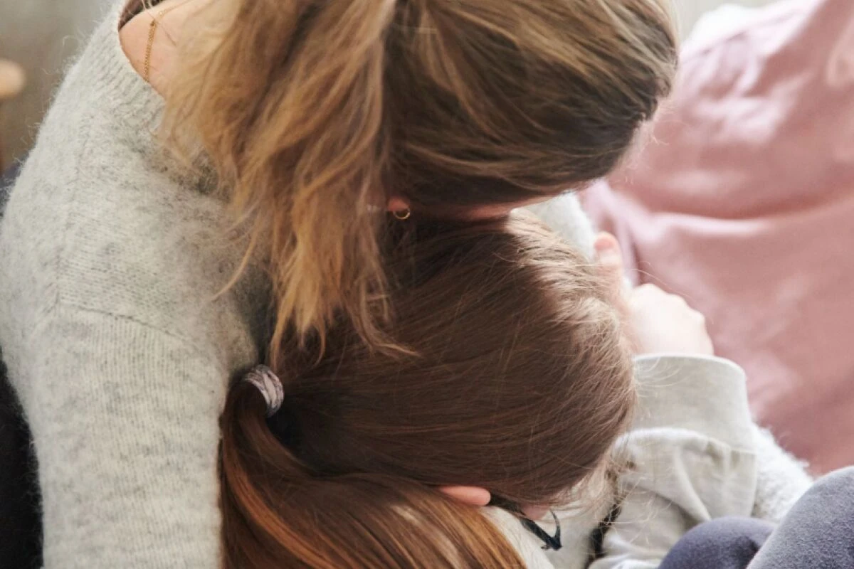 Bei Schulangst können Eltern ihren Kindern den Rücken stärken