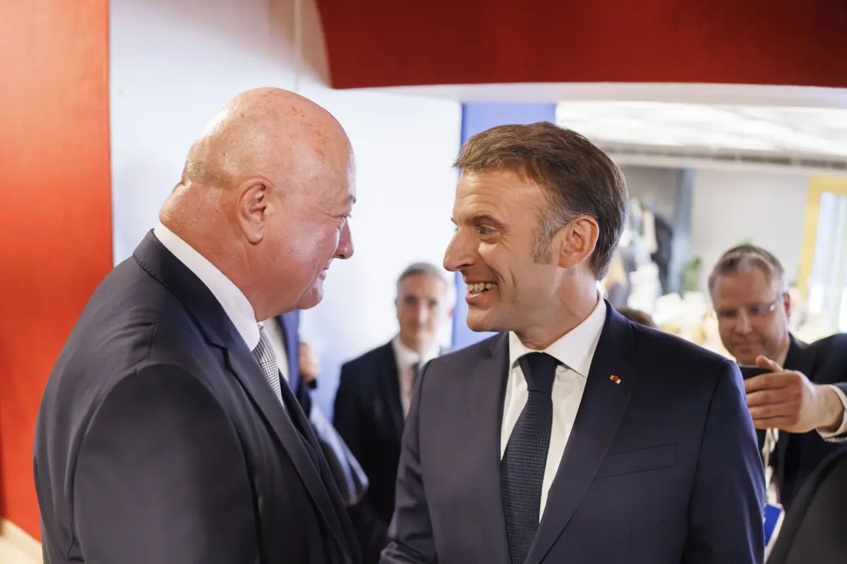 Bundeskanzler Stocker und Frankreichs Präsident Macron (Archivbild)