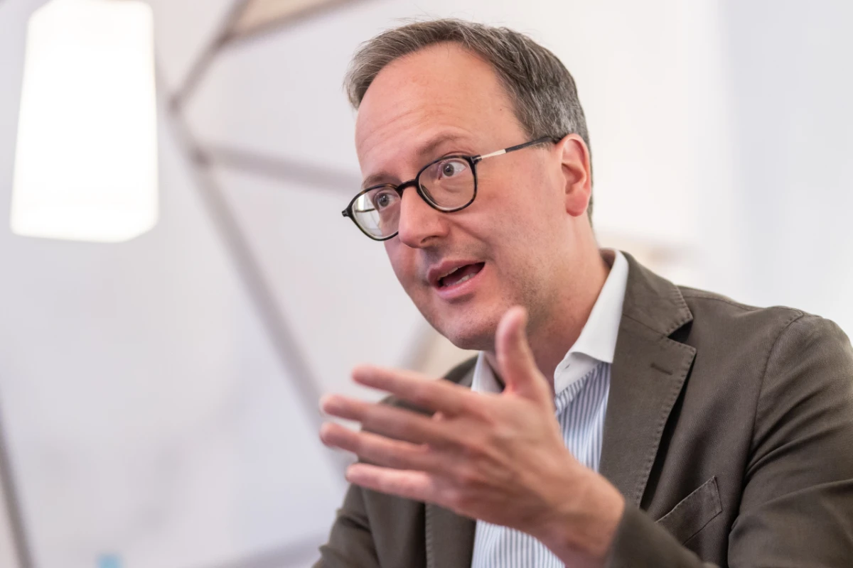 NEOS-Chef Oberhofer pocht auf Reformen zwischen Bund und Ländern