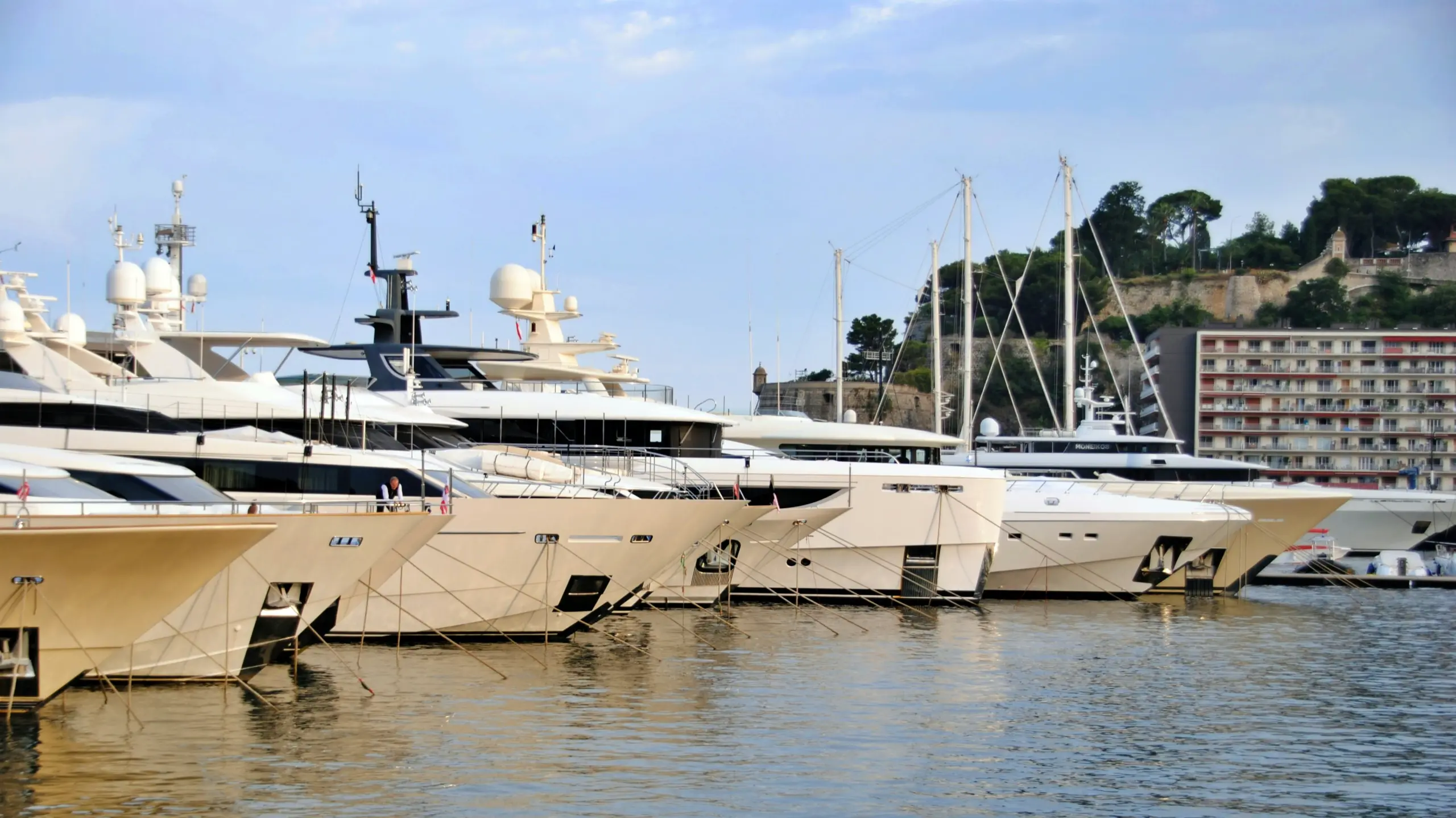 © Pexels Wirkung statt Yachten: Die neue Generation von Erbinnen und Erben möchte mit ihrem Reichtum Positives bewirken.