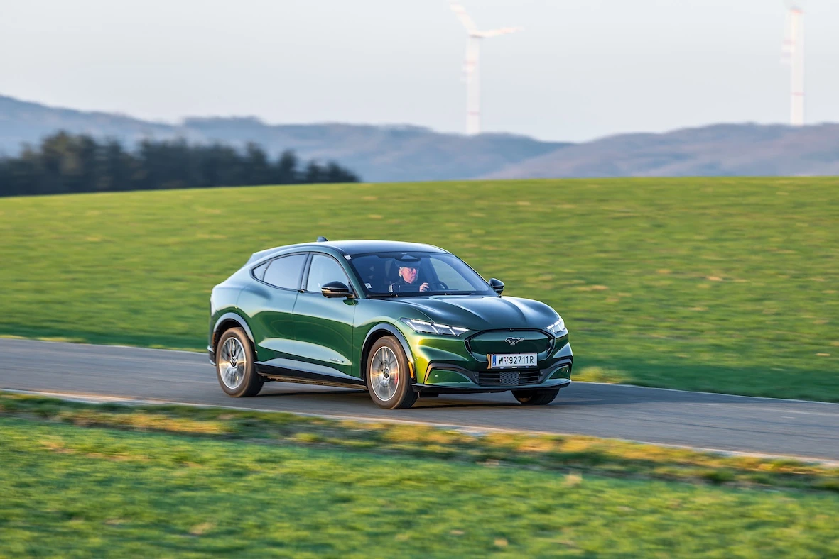 Test Ford Mustang Mach-E AWD