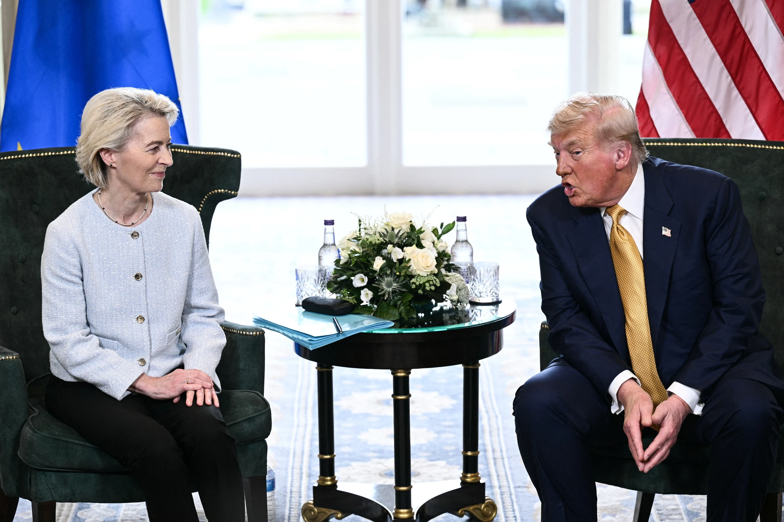 EU-Kommissionspräsidentin Ursula von der Leyen und US-Präsident Donald Trump gaben am Sonntagabend im schottischen Turnberry eine Einigung im Zollstreit bekannt.