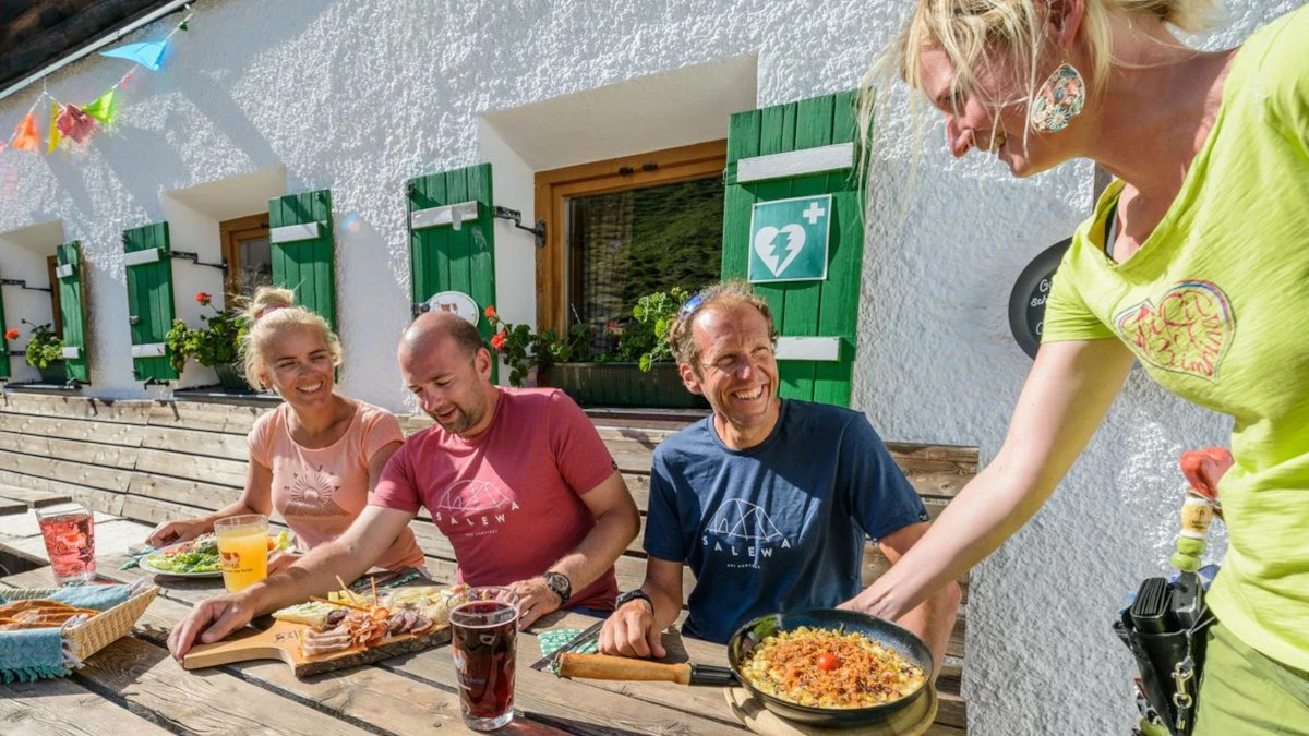 „Hüttenknigge“: Alpenverein geht gegen Rücksichtslosigkeit auf Hütten vor