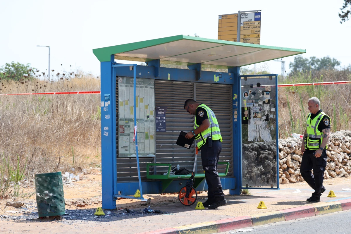Attentäter steuerte Auto in Bushaltestelle nahe Kfar Yona
