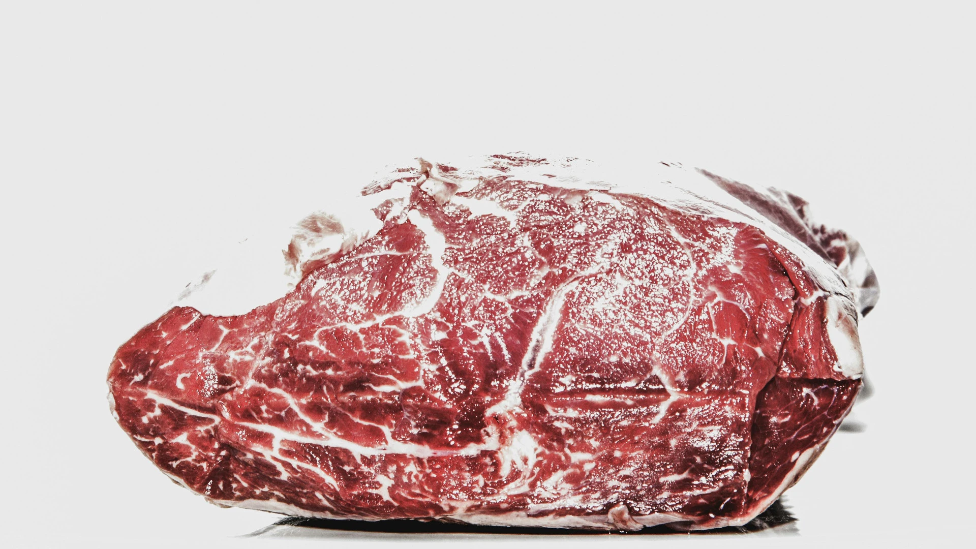 ETH Zürich entwickelt realitätsnahes Labor-Rindfleisch: Neue Methode bringt Durchbruch bei Muskelfasern