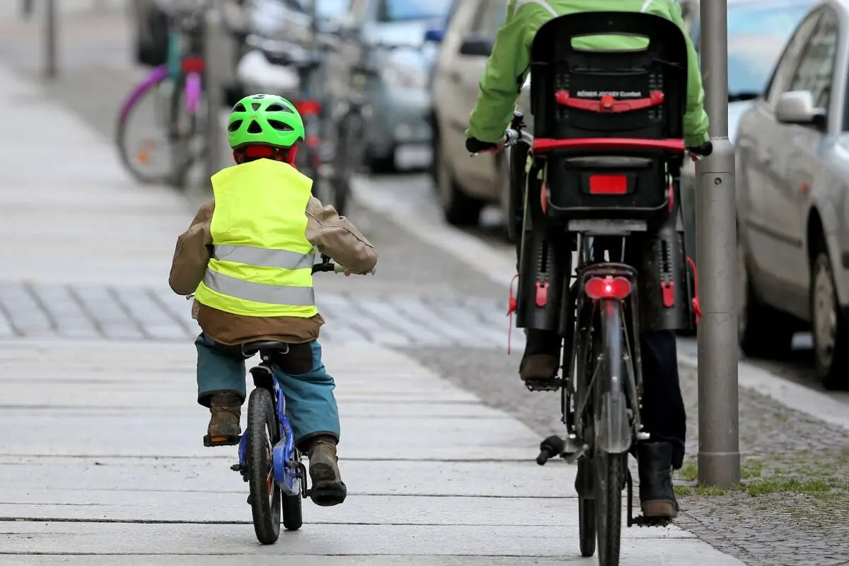 ++ ARCHIVBILD ++ Fahrradfahren stellt andere Anforderungen als Gehen