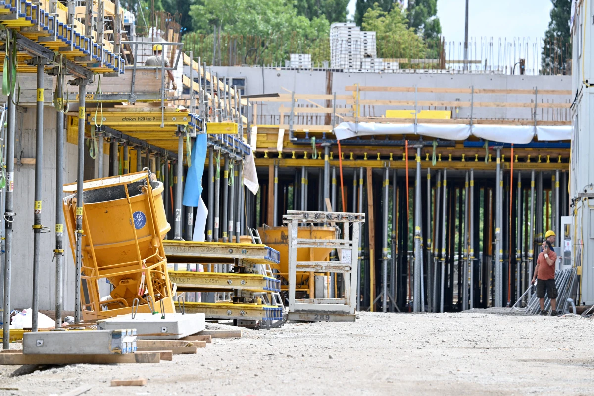 Rückgänge auch bei den geleisteten Arbeitsstunden