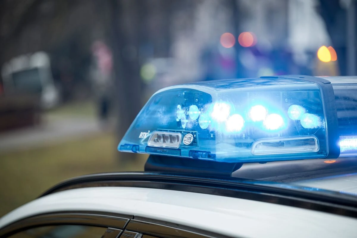 ++ ARCHIVBILD ++ Die Polizei war am Sonntag zu der Gedenkstätte angerückt