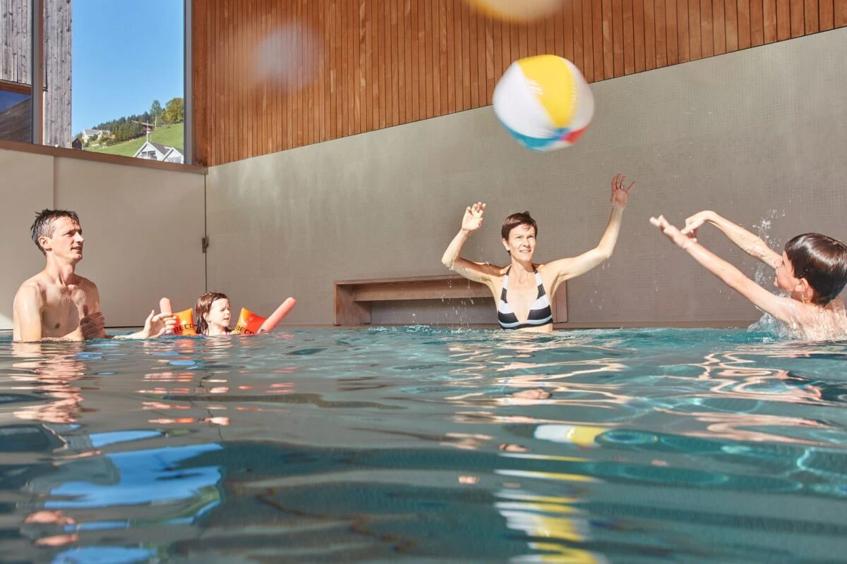 Das Hallenbad ist für Feriendorfgäste inklusive