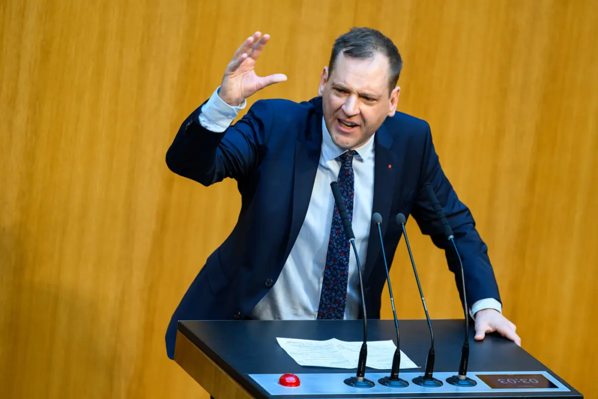 Kucher bleibt im Parlament