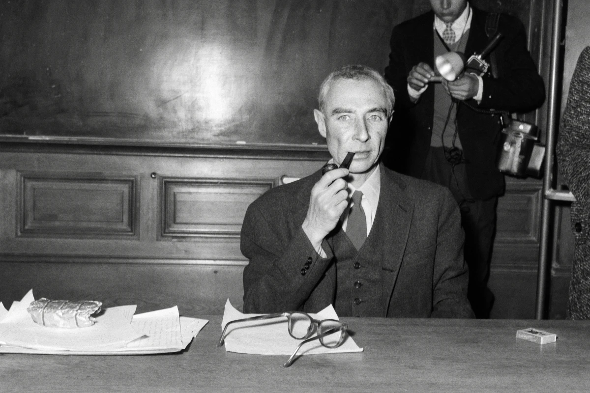 Oppenheimer spielte eine zentrale Rolle bei der Entwicklung der Atombombe