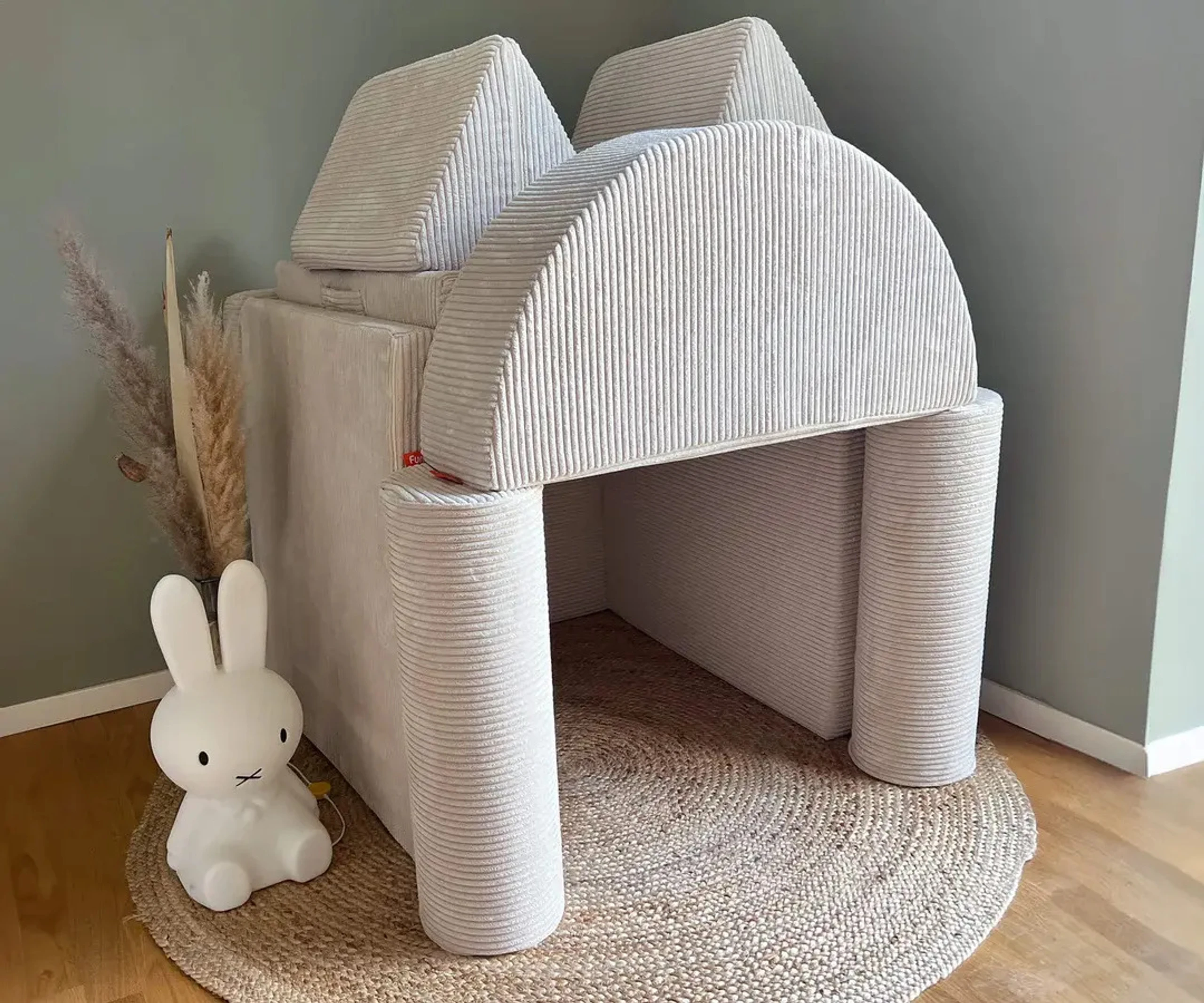 © Funzy Blurred image background