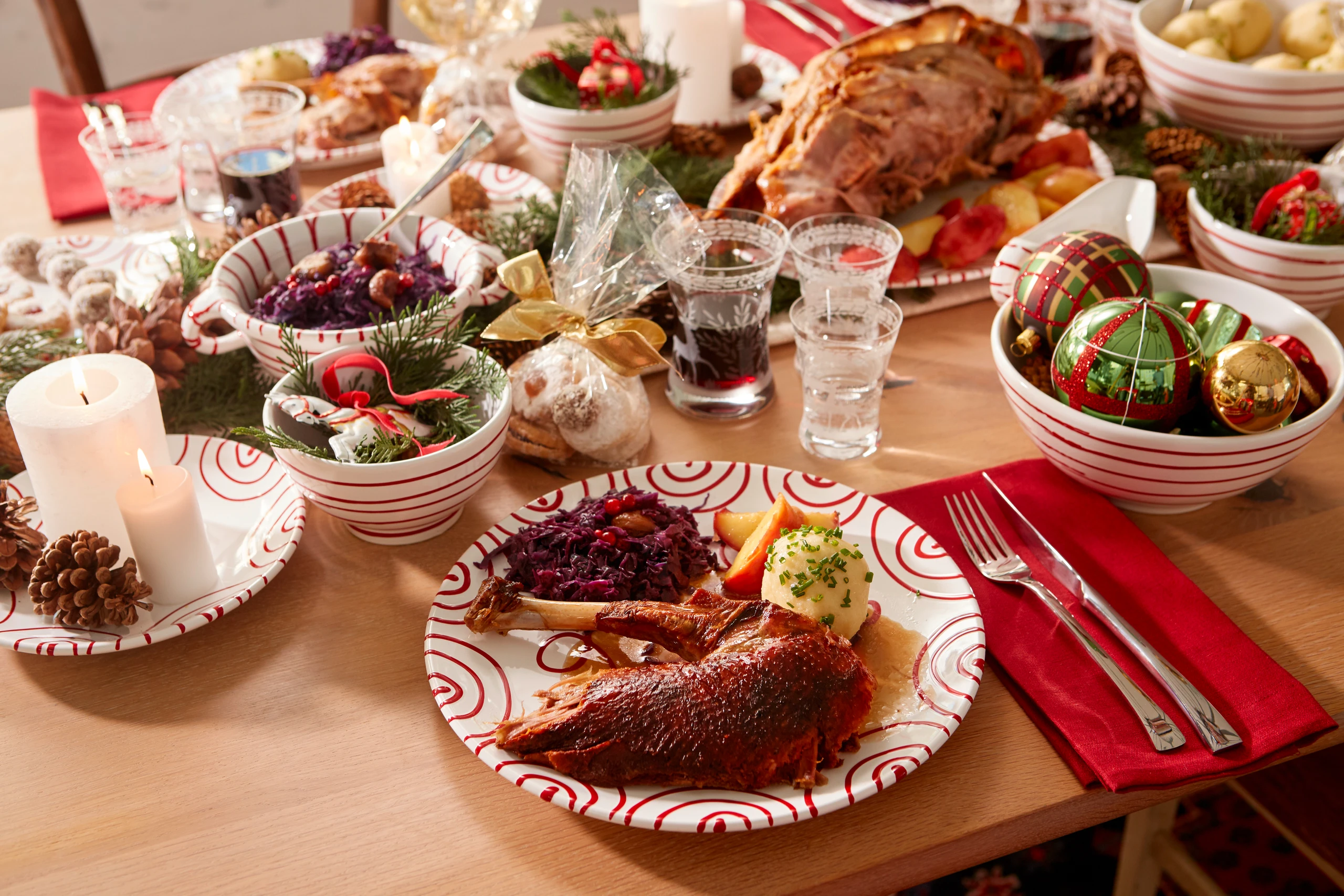 © GUSTO / Nadine Poncioni Blurred image background