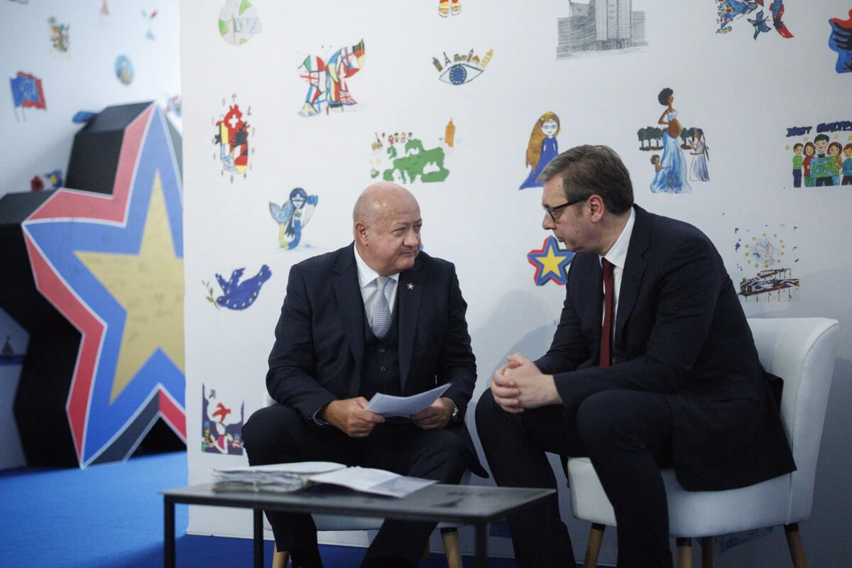 Stocker und Vučić beim Gipfel in Tirana