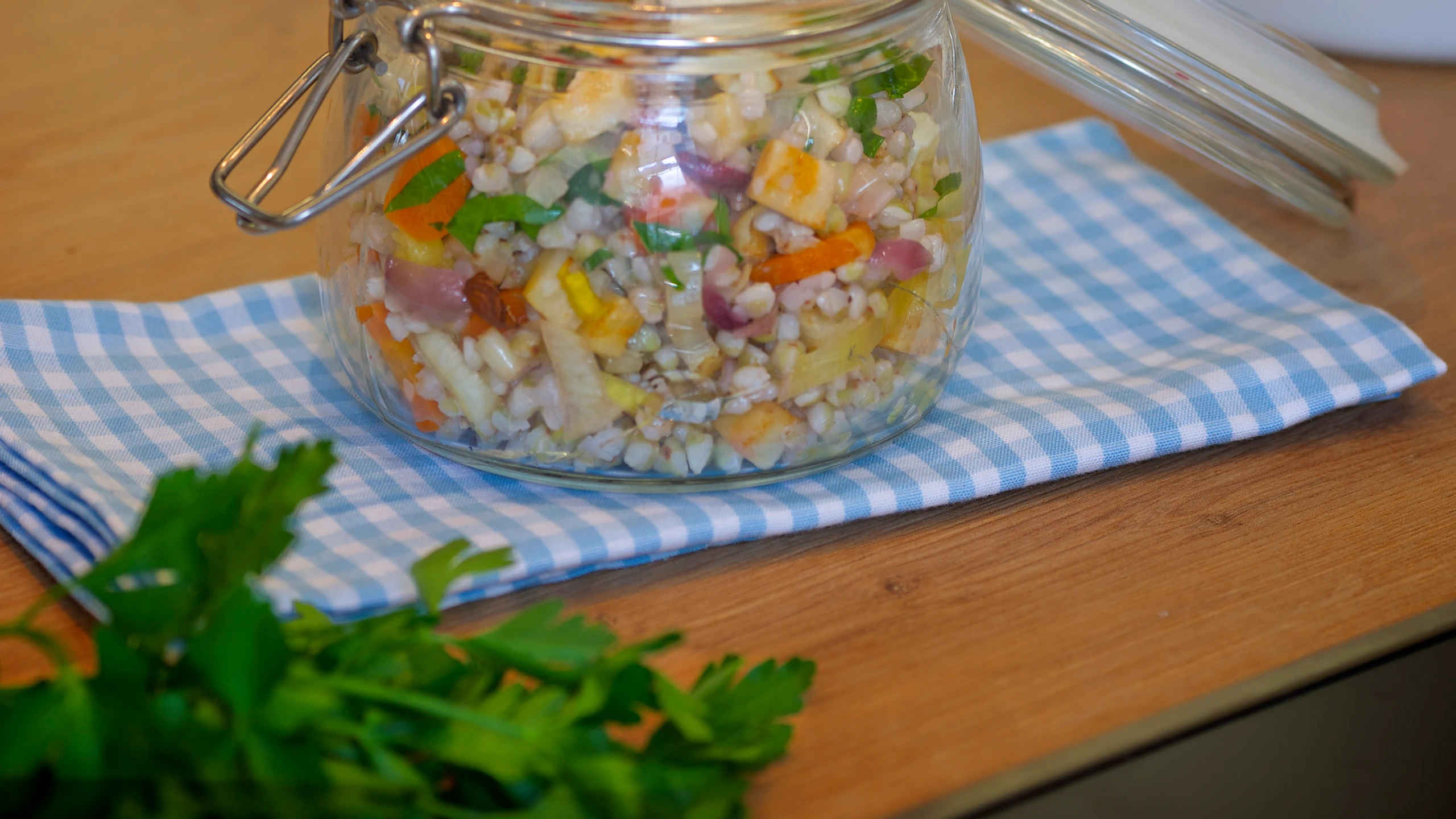 © GUSTO / Helmut Mitter Meal Prepping