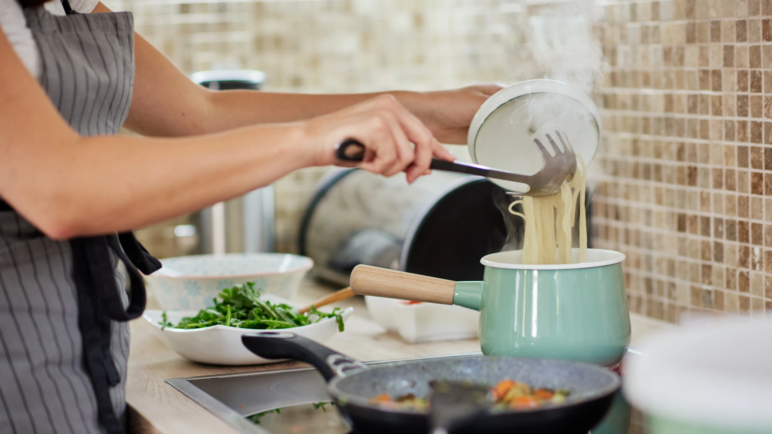 © iStock/nesharm Schnelle Küche