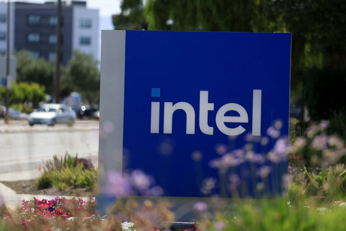Intel hinkt der Konkurrenz hinterher und schreibt Milliardenverluste