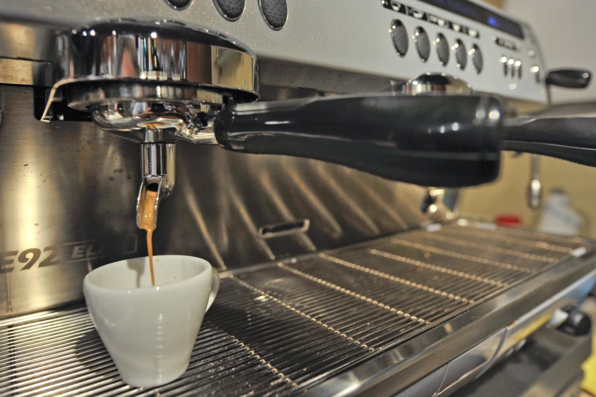 Koffein blockiert die Adenosin-Rezeptoren im Gehirn