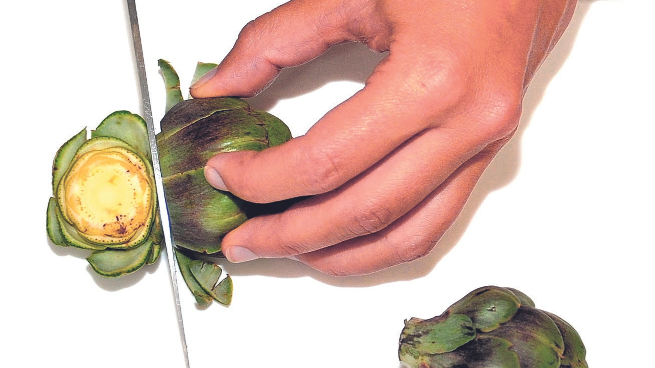 © GUSTO Artischocken schneiden