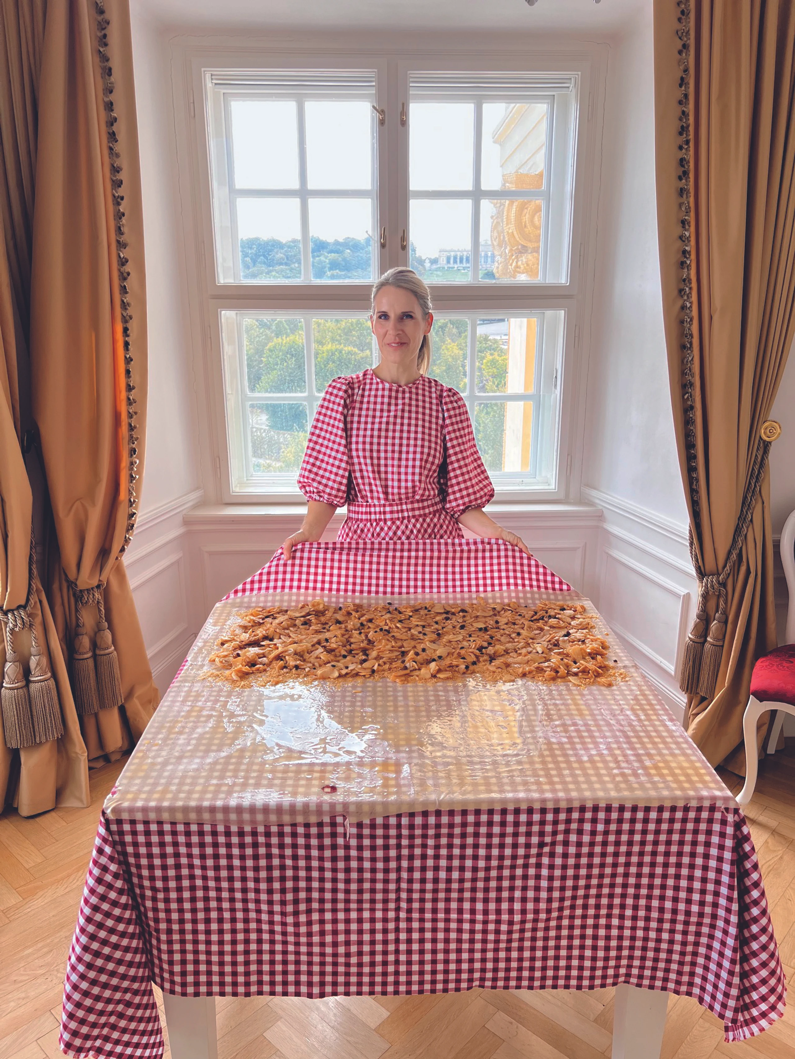 © Astrid Lamarche Blurred image background