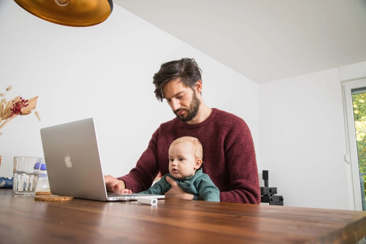 Arbeit und Kinderbetreuung sind nicht immer einfach zu vereinbaren