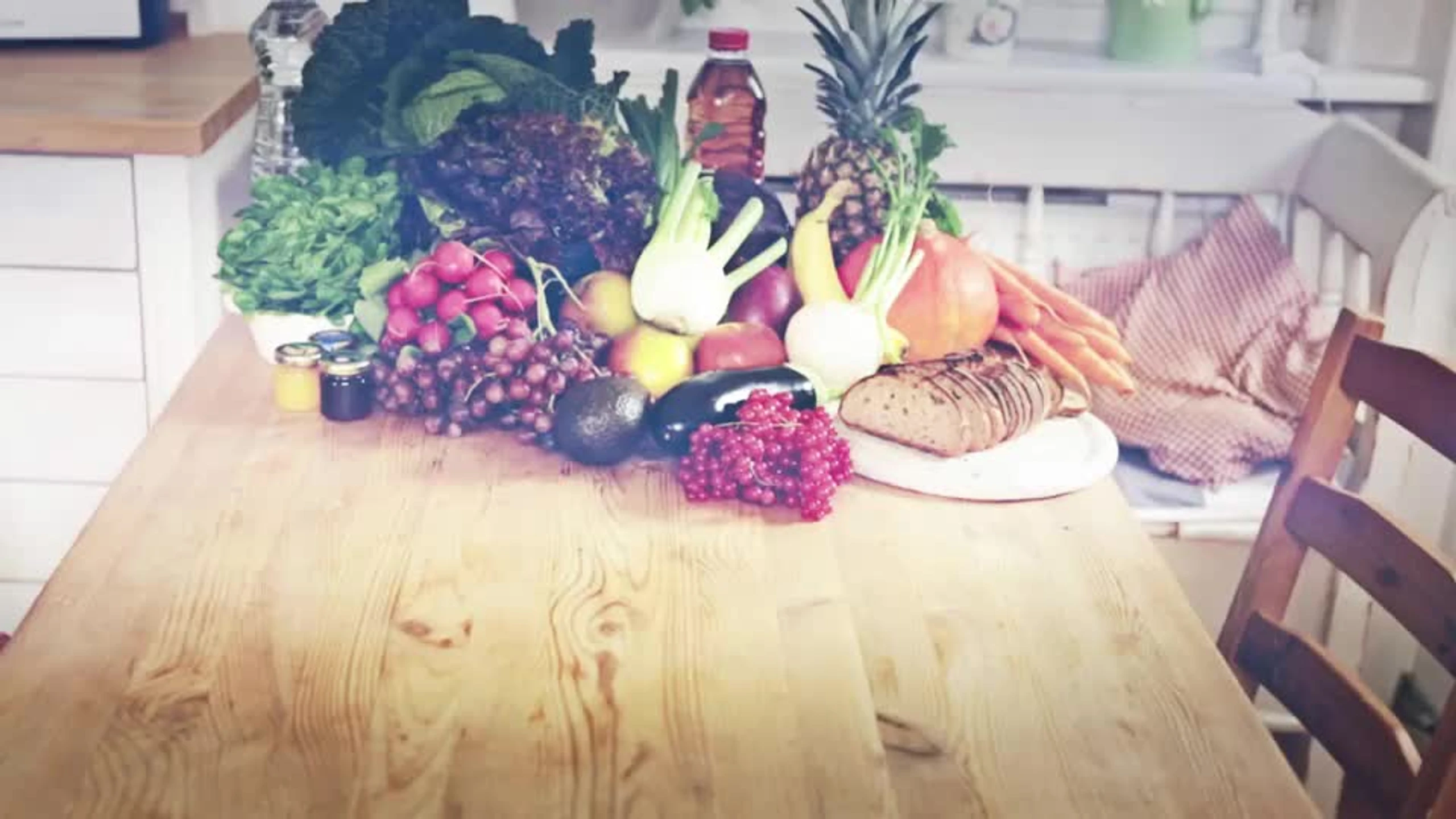 Als Obst eignen sich mit der Gabel zerdrückte Bananen, frische zerdrückte Beeren, Apfelmus oder Babyfruchtgläschen.