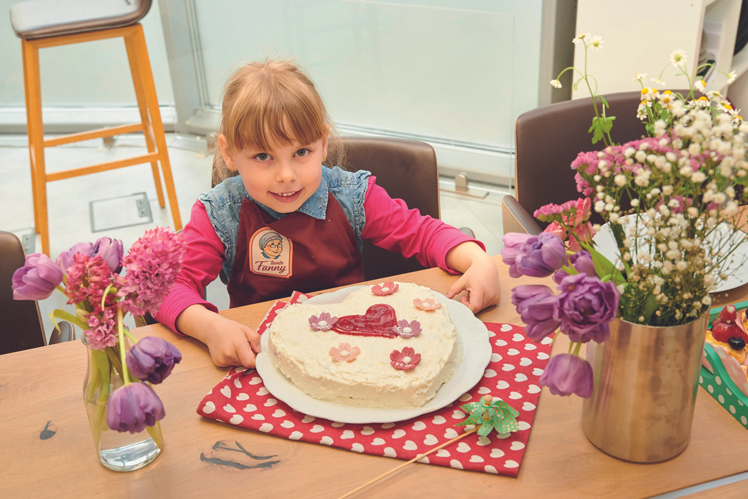 © Beigestellt Blurred image background