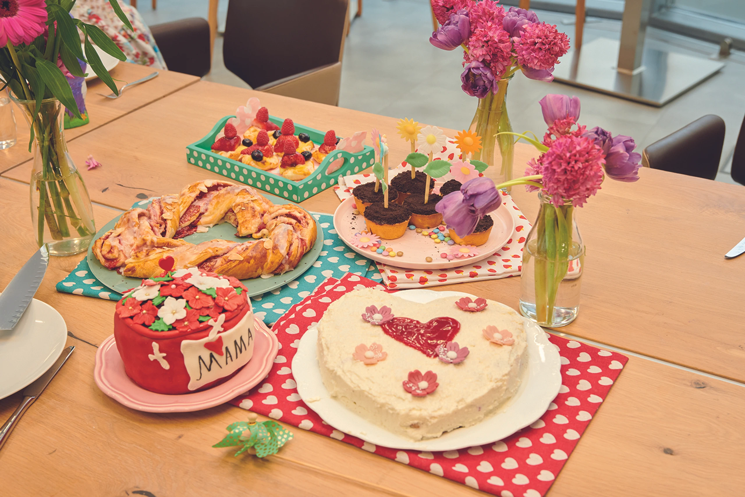 © Beigestellt Blurred image background