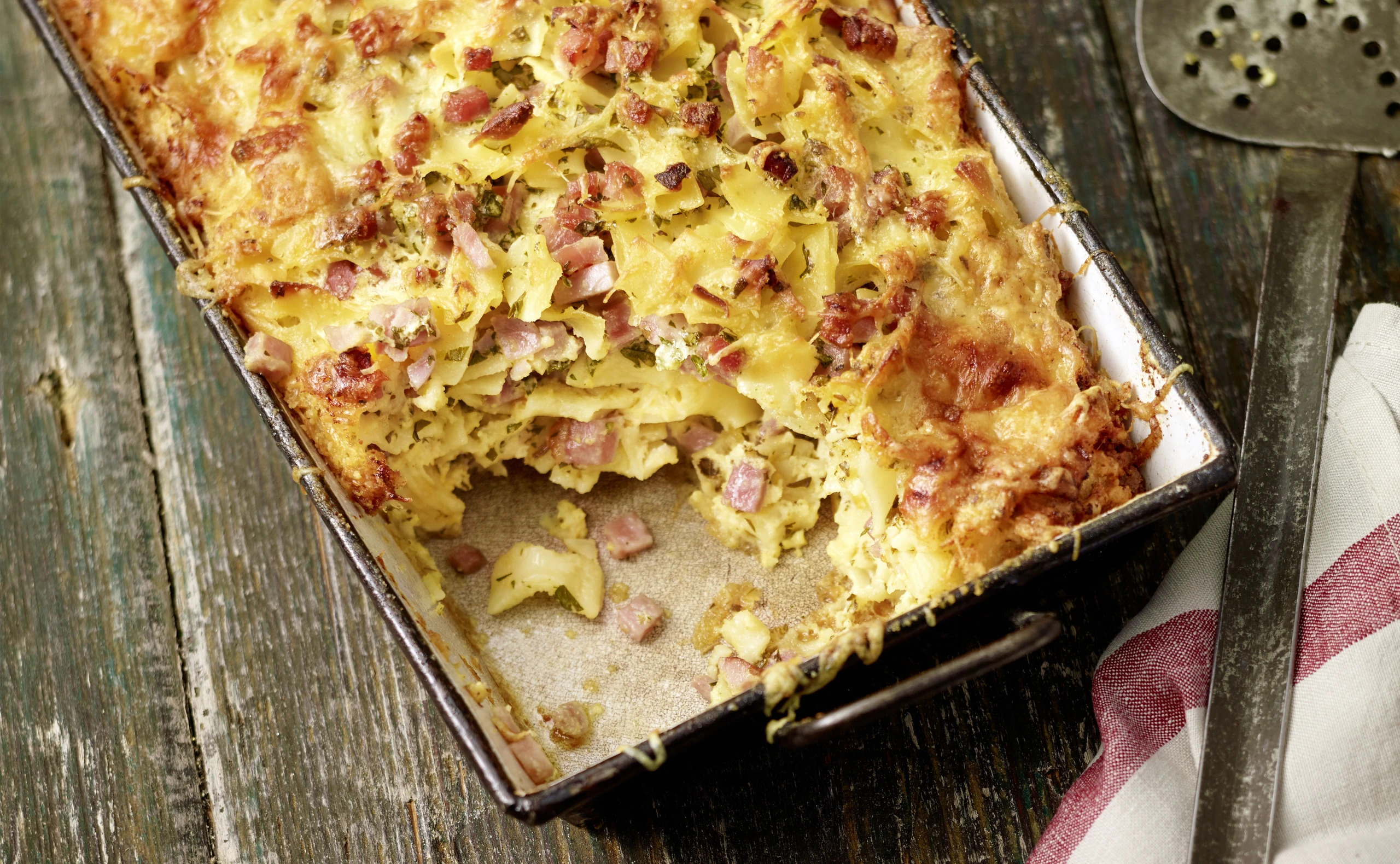 © GUSTO / Dieter Brasch Blurred image background