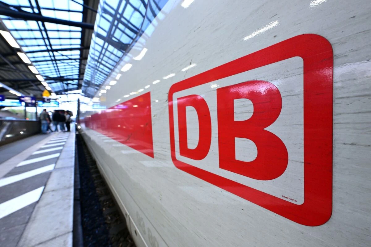 ++ ARCHIVBILD ++ Der Deutschen Bahn droht von Flix Konkurrenz
