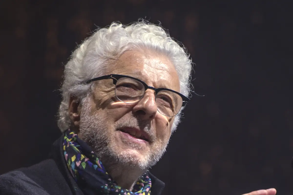 Ö1 hat André Heller ins Radiostudio eingeladen