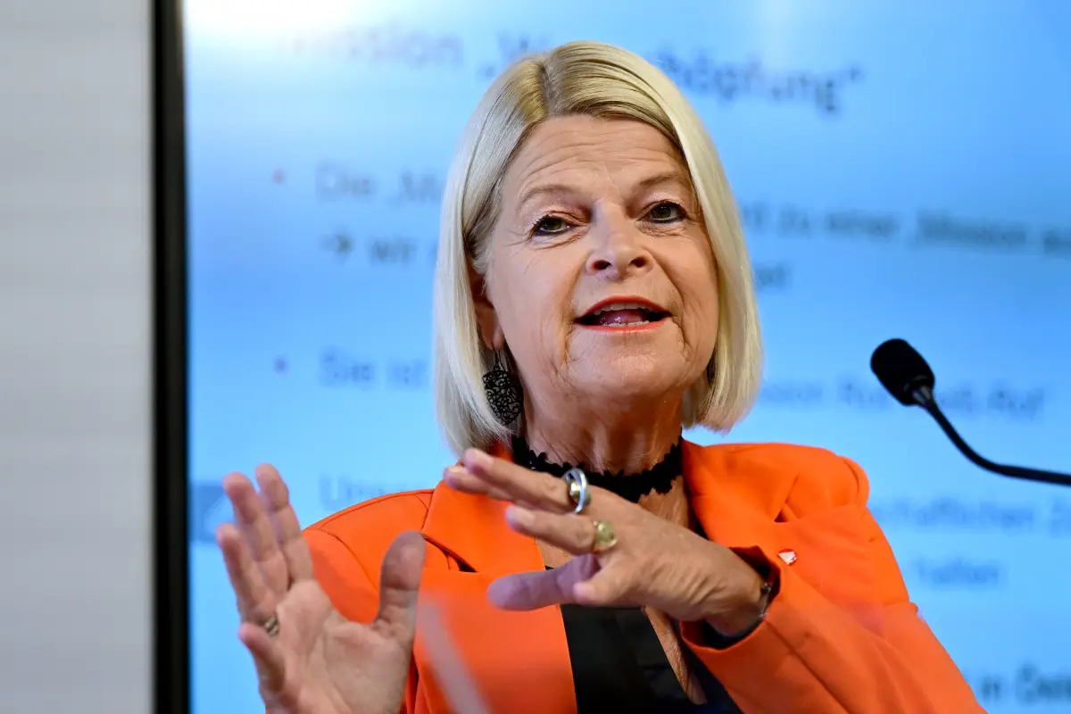 © APA/APA/ROLAND SCHLAGER/ROLAND SCHLAGER Ministerin Tanner nimmt für Österreich teil