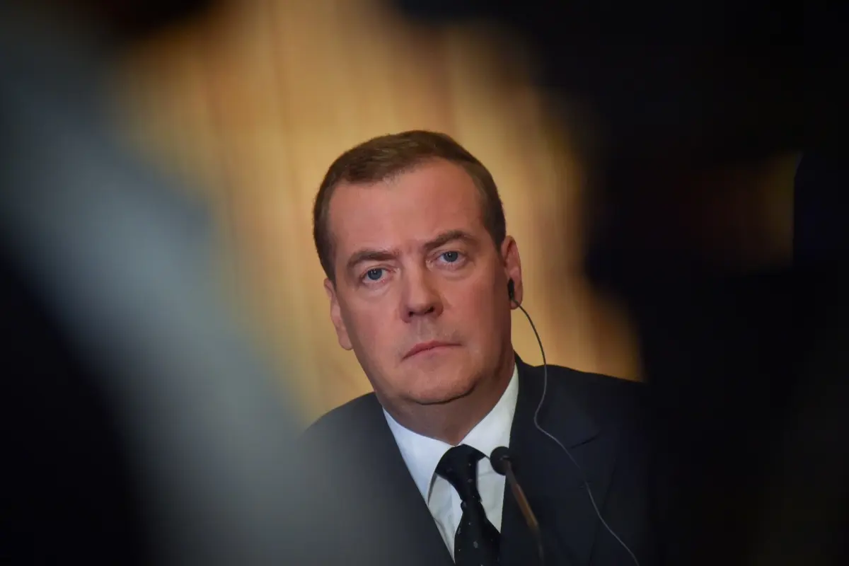 Medwedew greift in die Neutralitätsdebatte in Österreich ein