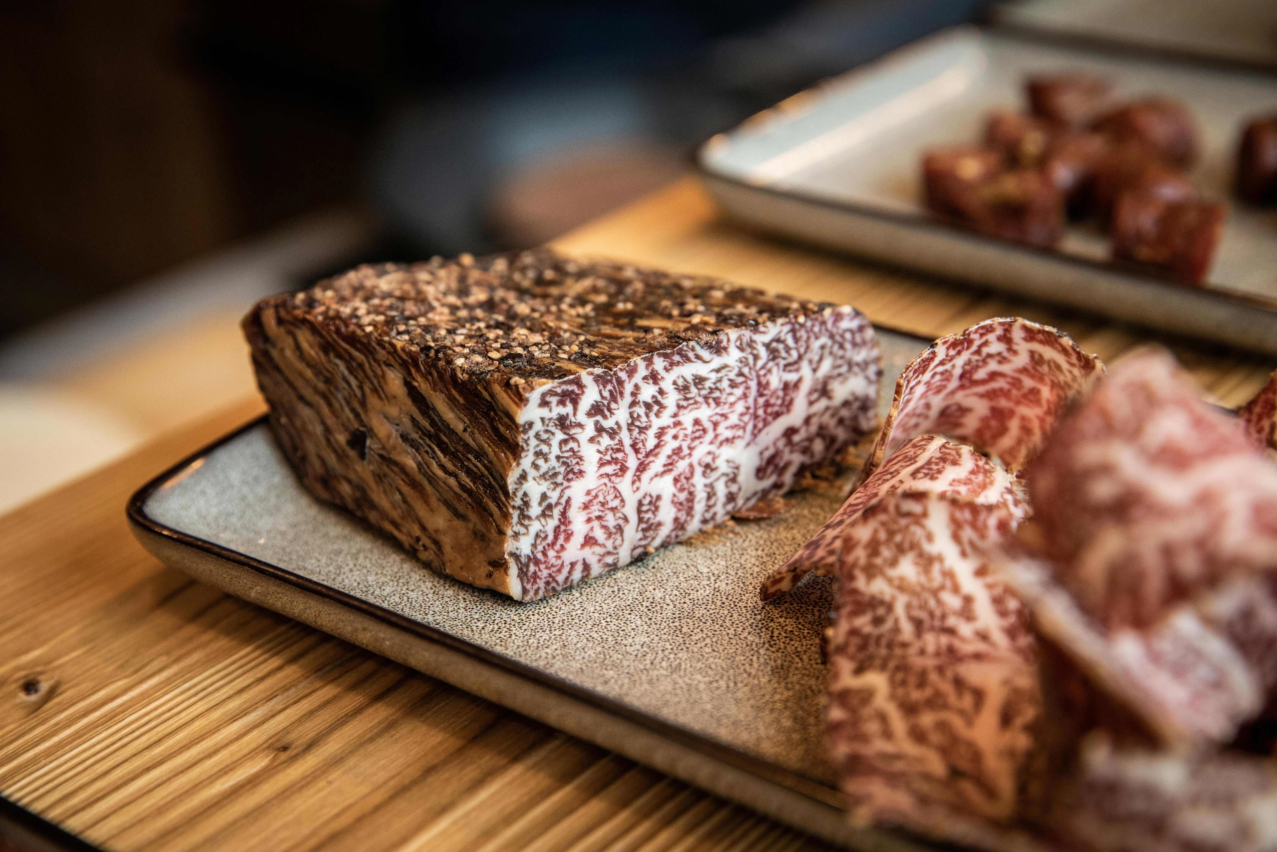 © GUSTO / Nadine Poncioni Blurred image background